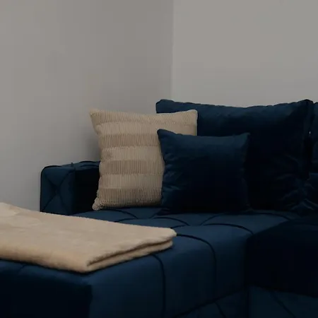 Lilien Airport Apartman Ledine