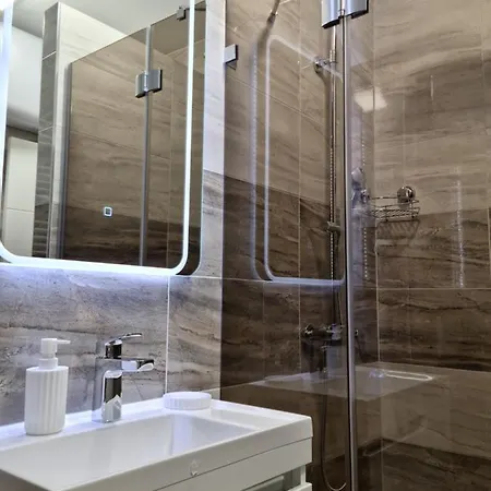 Lilien Airport Апартаменты Ledine