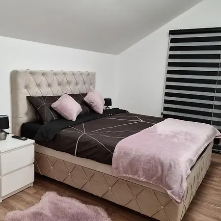 Lilien Airport Apartment