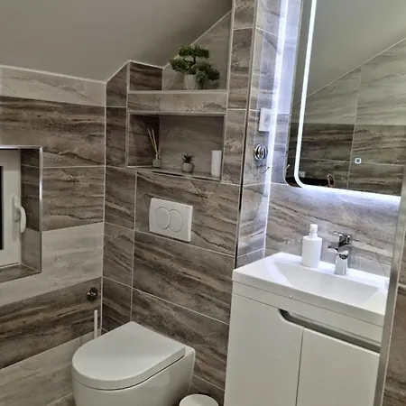 Lilien Airport * Ledine