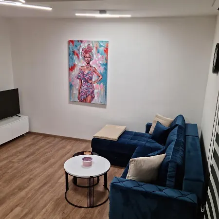 Lilien Airport * Ledine